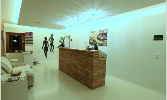 conrad-center-parc-rom-drogerie-shop-kosmetik-med-massage-muestair-ch