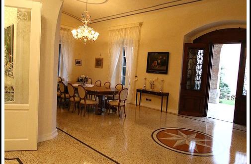 neuverlegung-eines-klassischen-terrazzobodens-in-kroatien