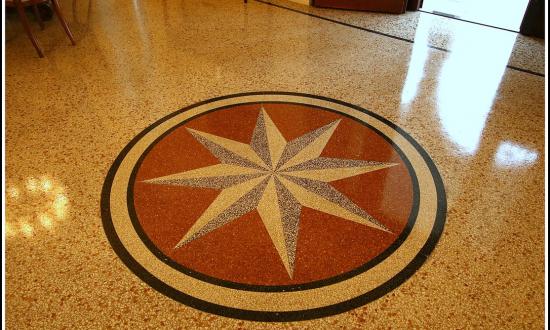 neuverlegung-eines-klassischen-terrazzobodens-in-kroatien