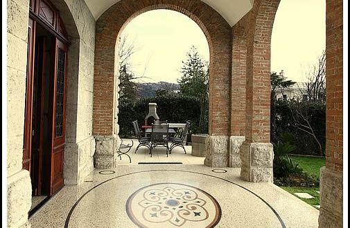 neuverlegung-eines-klassischen-terrazzobodens-in-kroatien