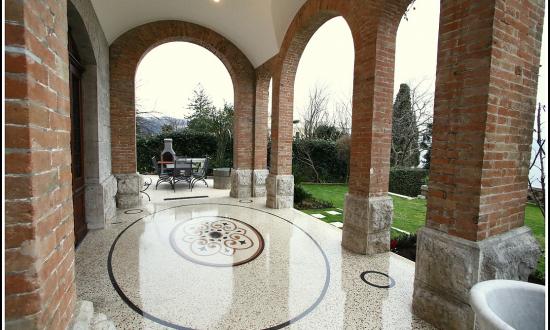neuverlegung-eines-klassischen-terrazzobodens-in-kroatien