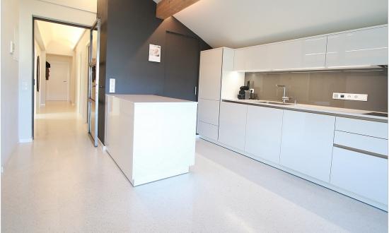 kueche-in-granulat-bianco-carrara-i