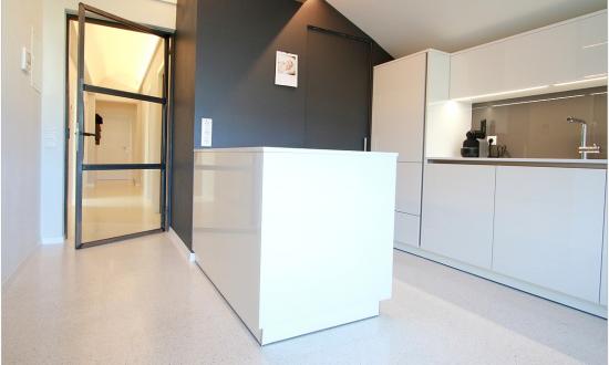 kueche-in-granulat-bianco-carrara-i