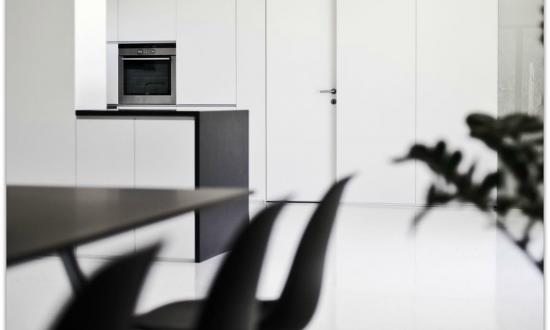 terrazzoboden-in-bianco-carrara-leifers-i-architects-willeit-niederstaetter-foto-oskar-da-riz